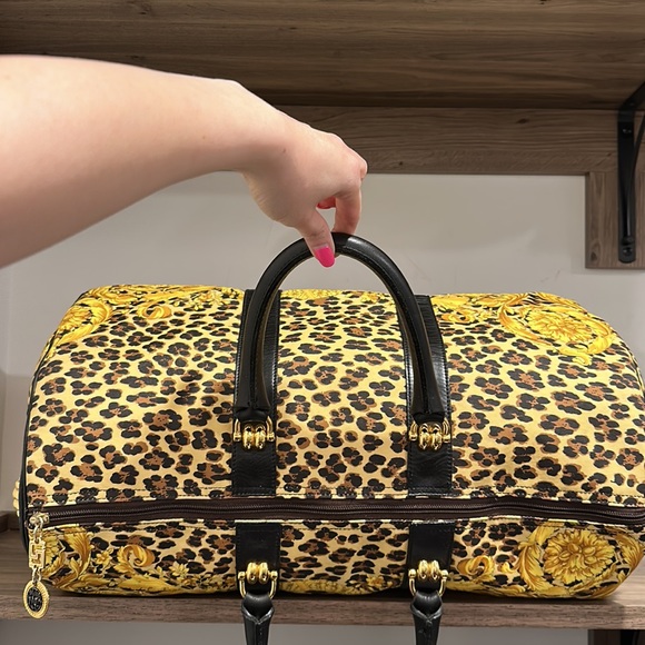 🔥Versace 2Way Travel Bag 🔥 - Picture 12 of 16